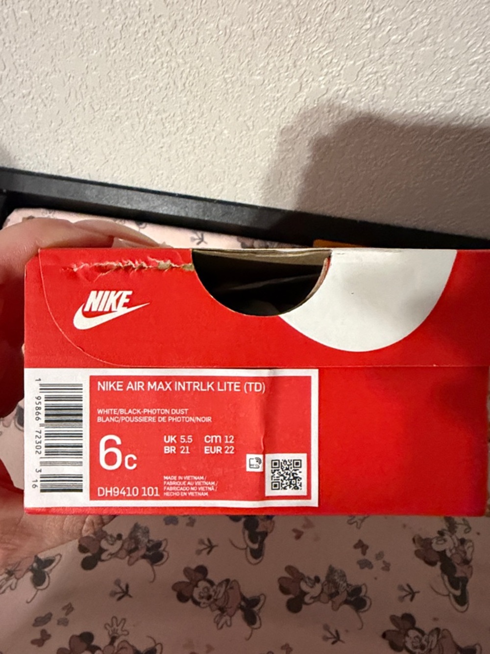 Nike Shoe Box in Red and White